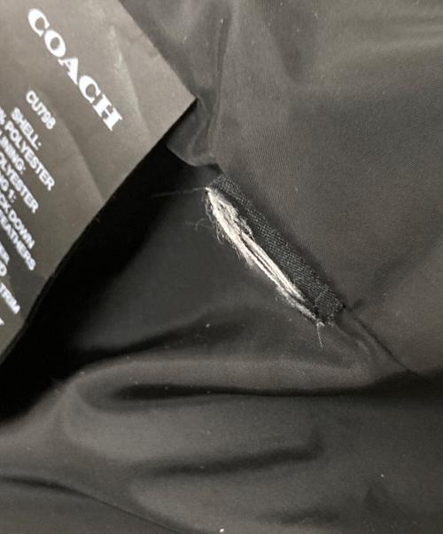 COACH（コーチ）COACH (コーチ) シグネチャーダウンジャケット ブラック×ベージュ サイズ:下記参照の古着・服飾アイテム