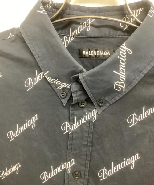 BALENCIAGA（バレンシアガ）BALENCIAGA (バレンシアガ) ロゴ総柄シャツ ブラック×ホワイト サイズ:40の古着・服飾アイテム