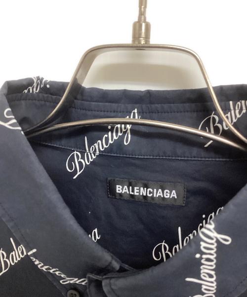 BALENCIAGA（バレンシアガ）BALENCIAGA (バレンシアガ) ロゴ総柄シャツ ブラック×ホワイト サイズ:40の古着・服飾アイテム