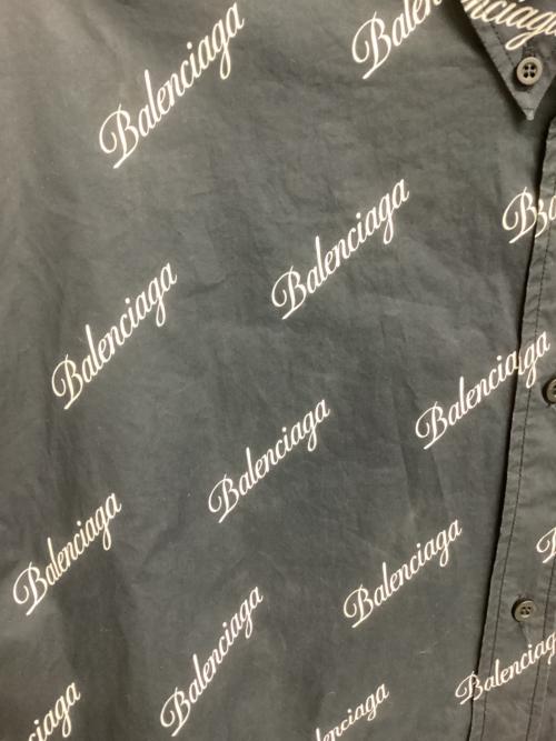 BALENCIAGA（バレンシアガ）BALENCIAGA (バレンシアガ) ロゴ総柄シャツ ブラック×ホワイト サイズ:40の古着・服飾アイテム
