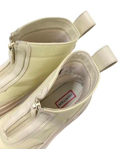 HUNTER（ハンター）HUNTER (ハンター) エクスプローラー アンクル ジップ フラットフォームブーツ アイボリー サイズ:US:6の古着・服飾アイテム