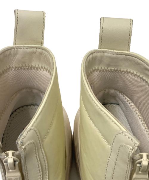 HUNTER（ハンター）HUNTER (ハンター) エクスプローラー アンクル ジップ フラットフォームブーツ アイボリー サイズ:US:6の古着・服飾アイテム