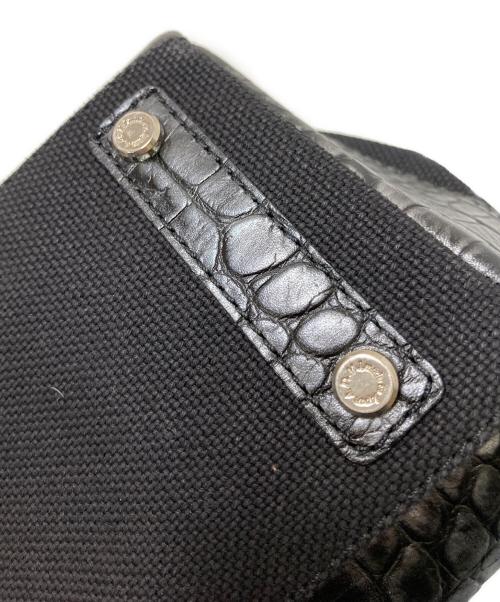 A.D.M.J.（エーディーエムジェイ）A.D.M.J. (エーディーエムジェイ) キャンバスクロコ型押しコンビハンドバッグ ブラック サイズ:下記参照の古着・服飾アイテム