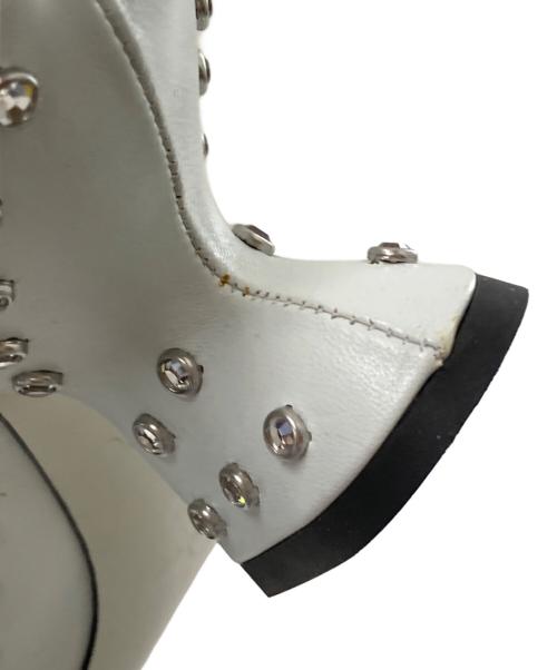 Salvatore Ferragamo（サルヴァトーレ フェラガモ）Salvatore Ferragamo (サルヴァトーレ フェラガモ) Ｆヒールラインストーンパンプス ホワイト サイズ:6 1/2の古着・服飾アイテム