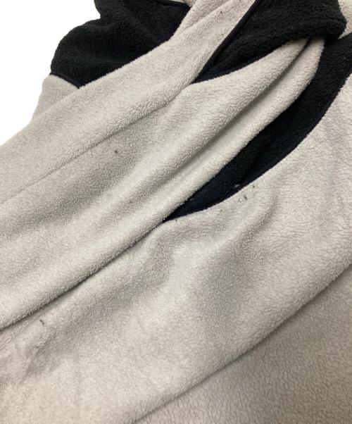 GAP（ギャップ）GAP (ギャップ) 90‘SVネックフリースカットソー ベージュ×ブラック サイズ:Mの古着・服飾アイテム