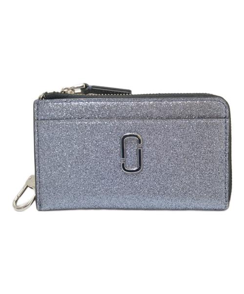 MARC JACOBS（マークジェイコブズ）MARC JACOBS (マークジェイコブズ) ザ コーテッド グリッター J マーク トップ ジップ マルチ ウォレット シルバー サイズ:下記参照の古着・服飾アイテム