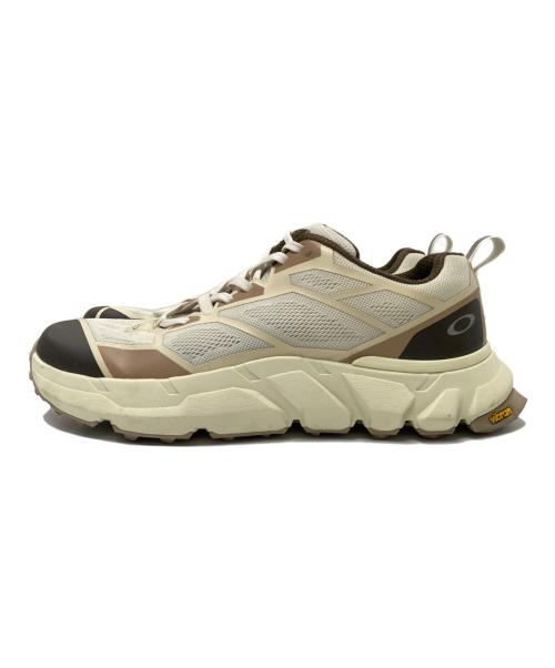 OAKLEY（オークリー）OAKLEY (オークリー) Light Breathe スニーカー ベージュ サイズ:28.0cmの古着・服飾アイテム
