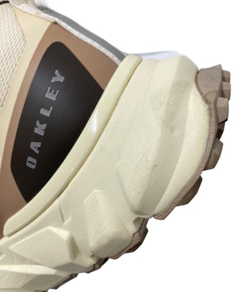 OAKLEY（オークリー）OAKLEY (オークリー) Light Breathe スニーカー ベージュ サイズ:28.0cmの古着・服飾アイテム