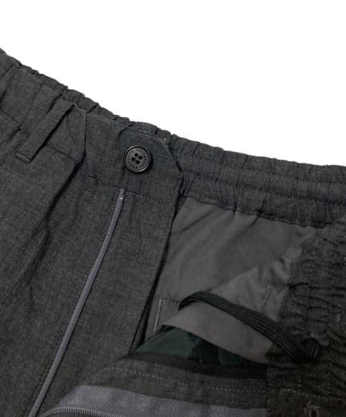 UNIVERSAL PRODUCTS.（ユニバーサルプロダクツ）UNIVERSAL PRODUCTS. (ユニバーサルプロダクツ) イージータックパンツ グレー サイズ:2の古着・服飾アイテム
