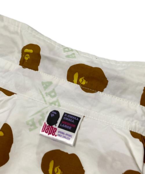 A BATHING APE（ア ベイシング エイプ）A BATHING APE (ア ベイシング エイプ) 総柄シャツ ホワイト サイズ:Mの古着・服飾アイテム