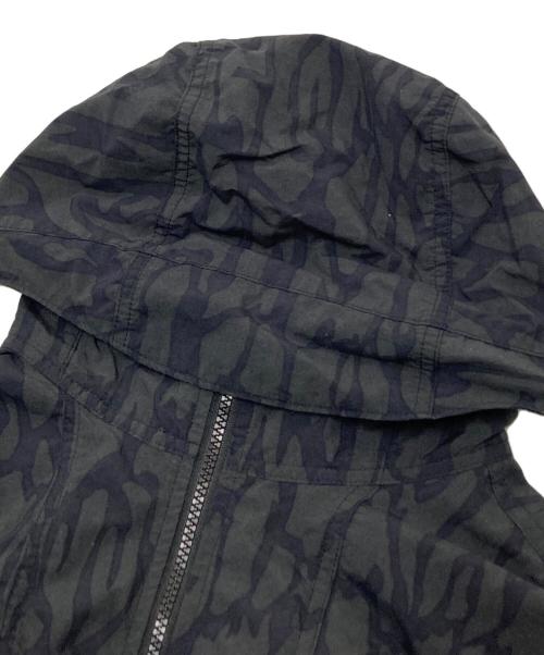 Columbia（コロンビア）Columbia (コロンビア) 総柄マウンテンパーカー ブラック×グリーン サイズ:Mの古着・服飾アイテム