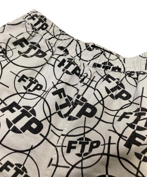 FTP（ファックザポピュレーション）FTP (ファックザポピュレーション) ハーフパンツ ホワイト サイズ:Lの古着・服飾アイテム
