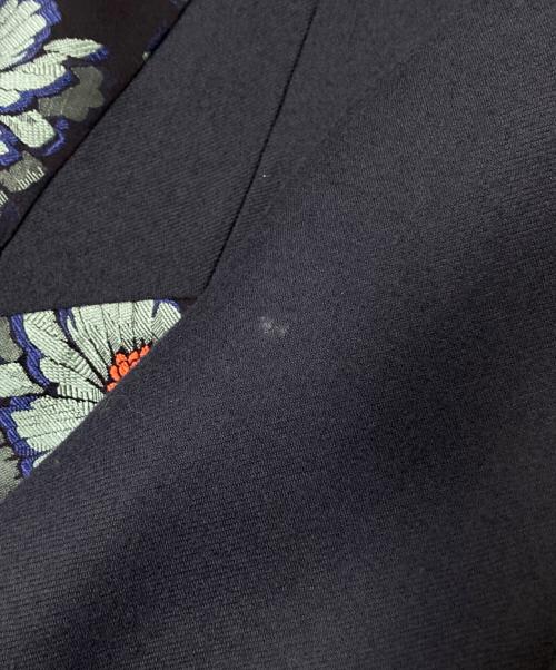 ALEXANDER McQUEEN（アレキサンダーマックイーン）ALEXANDER McQUEEN (アレキサンダーマックイーン) 花柄切替テーラードジャケット ネイビー サイズ:44の古着・服飾アイテム