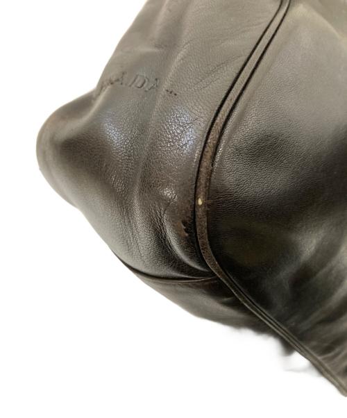 PRADA（プラダ）PRADA (プラダ) プラスチックハンドルプレートバッグ ブラックの古着・服飾アイテム