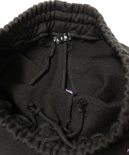 REFLEM（レフレム）REFLEM (レフレム) クロス刺繍スウェットワイドパンツ ブラック×パープル サイズ:FREEの古着・服飾アイテム