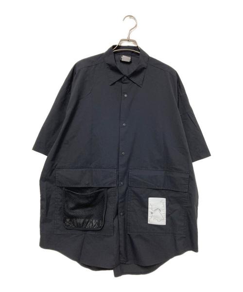 GOLDWIN（ゴールドウイン）GOLDWIN (ゴールドウイン) Same Paper Work From Wild S/S SHIRT ブラック×ホワイト サイズ:4の古着・服飾アイテム