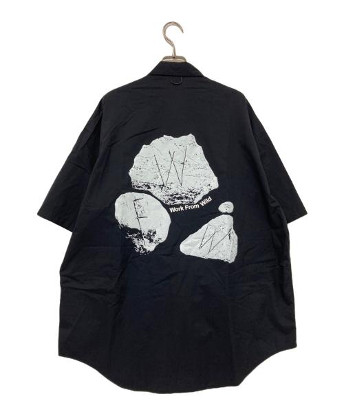 GOLDWIN（ゴールドウイン）GOLDWIN (ゴールドウイン) Same Paper Work From Wild S/S SHIRT ブラック×ホワイト サイズ:4の古着・服飾アイテム