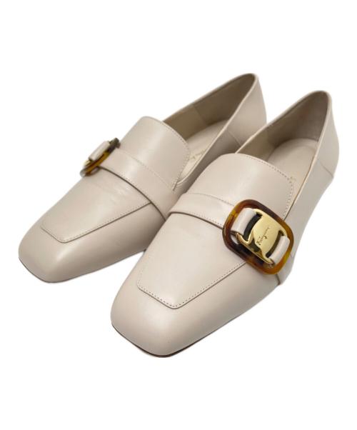 Salvatore Ferragamo（サルヴァトーレ フェラガモ）Salvatore Ferragamo (サルヴァトーレ フェラガモ) ローファー ベージュ サイズ:9の古着・服飾アイテム