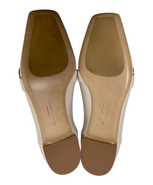 Salvatore Ferragamo（サルヴァトーレ フェラガモ）Salvatore Ferragamo (サルヴァトーレ フェラガモ) ローファー ベージュ サイズ:9の古着・服飾アイテム