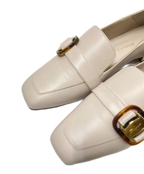 Salvatore Ferragamo（サルヴァトーレ フェラガモ）Salvatore Ferragamo (サルヴァトーレ フェラガモ) ローファー ベージュ サイズ:9の古着・服飾アイテム