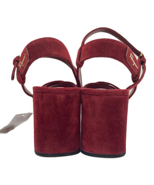 Salvatore Ferragamo（サルヴァトーレ フェラガモ）Salvatore Ferragamo (サルヴァトーレ フェラガモ) スエードサンダル レッド サイズ:8の古着・服飾アイテム