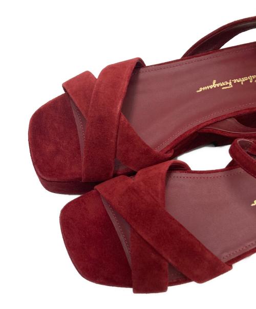 Salvatore Ferragamo（サルヴァトーレ フェラガモ）Salvatore Ferragamo (サルヴァトーレ フェラガモ) スエードサンダル レッド サイズ:8の古着・服飾アイテム