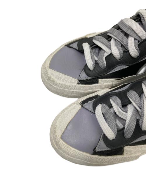 NIKE（ナイキ）NIKE (ナイキ) sacai (サカイ) BLAZER MID BLACK/WOLF GREY/WHITE ホワイト×ブラック サイズ:28.0cmの古着・服飾アイテム