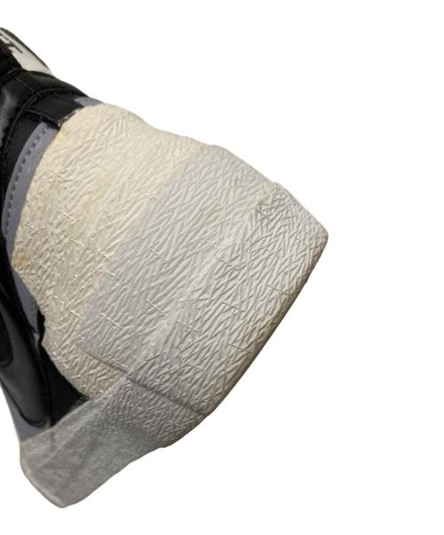 NIKE（ナイキ）NIKE (ナイキ) sacai (サカイ) BLAZER MID BLACK/WOLF GREY/WHITE ホワイト×ブラック サイズ:28.0cmの古着・服飾アイテム