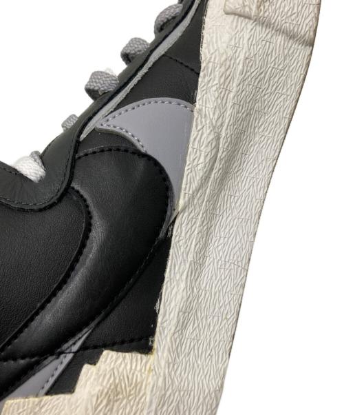 NIKE（ナイキ）NIKE (ナイキ) sacai (サカイ) BLAZER MID BLACK/WOLF GREY/WHITE ホワイト×ブラック サイズ:28.0cmの古着・服飾アイテム