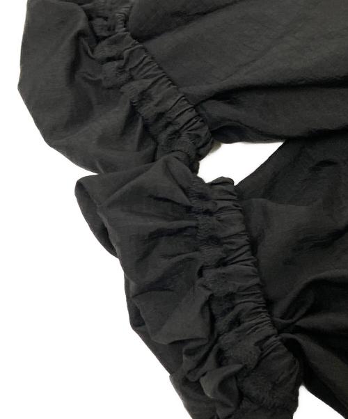 PUMA（プーマ）PUMA (プーマ) Ameri (アメリ) ナイロン混フレアワンピース ブラック サイズ:XSの古着・服飾アイテム