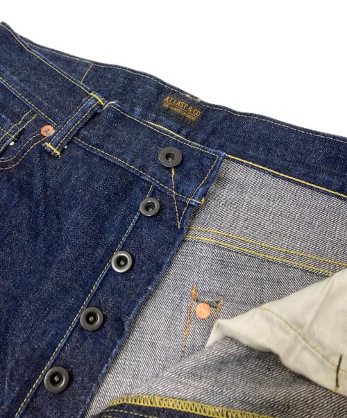 ATLAST & CO（アットラスト）ATLAST & CO (アットラスト) デニムパンツ インディゴ サイズ:W30の古着・服飾アイテム