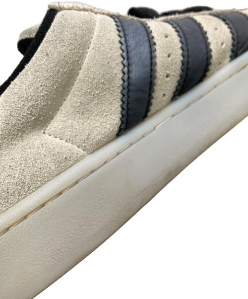 adidas（アディダス）adidas (アディダス) ローカットスニーカー ベージュ サイズ:26.0cmの古着・服飾アイテム