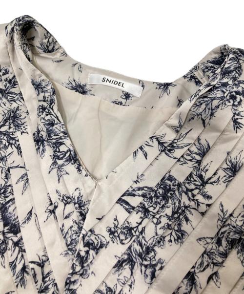 Snidel（スナイデル）Snidel (スナイデル) ワンピース ベージュの古着・服飾アイテム