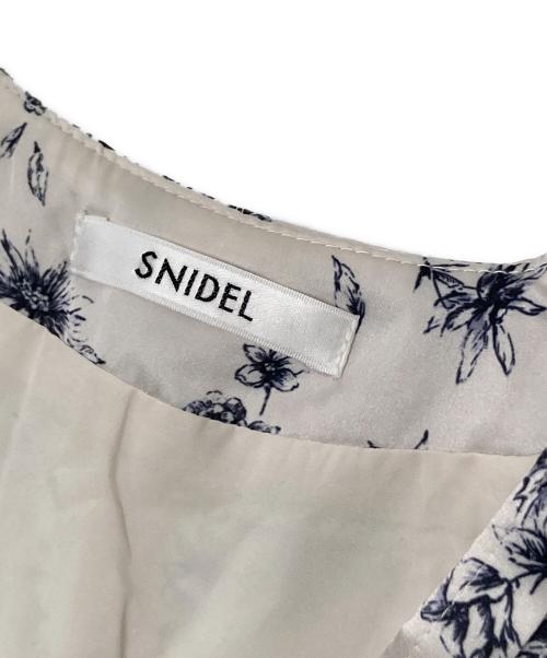 Snidel（スナイデル）Snidel (スナイデル) ワンピース ベージュの古着・服飾アイテム