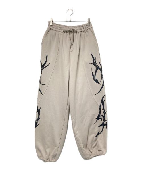 NOT4NERD（ノットフォーナード）NOT4NERD (ノットフォーナード) Dagger Tribal Logo Incision Sweat Pants ベージュ サイズ: Lの古着・服飾アイテム