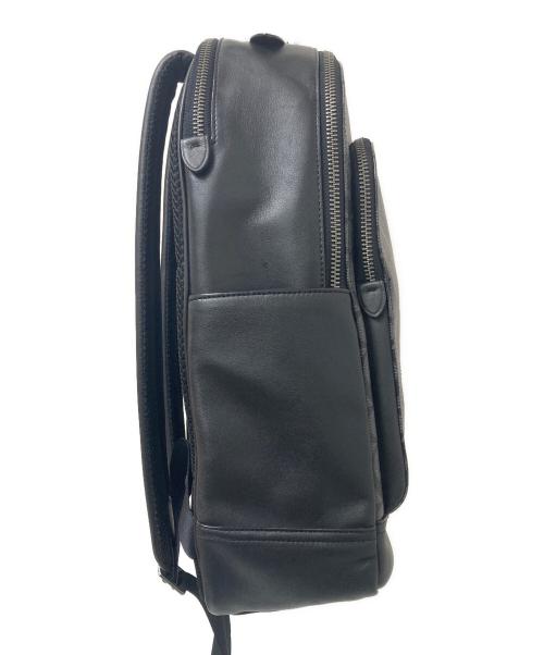 COACH（コーチ）COACH (コーチ) シグネチャーリュック ブラック×グレーの古着・服飾アイテム