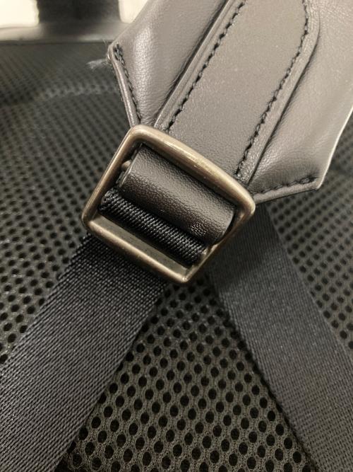 COACH（コーチ）COACH (コーチ) シグネチャーリュック ブラック×グレーの古着・服飾アイテム