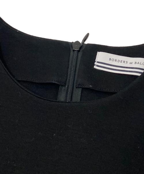 BORDERS at BALCONY（ボーダーズアットバルコニー）BORDERS at BALCONY (ボーダーズアットバルコニー) RUFFLED CUFF TEE ブラック サイズ:38の古着・服飾アイテム