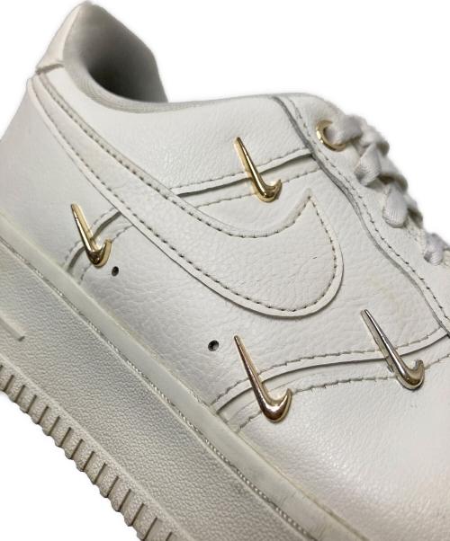 NIKE（ナイキ）NIKE (ナイキ) ローカットスニーカー ホワイト サイズ:24.5cmの古着・服飾アイテム