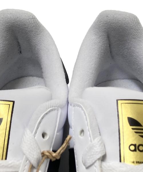 adidas（アディダス）adidas (アディダス) ローカットスニーカー ホワイト サイズ:25.0㎝の古着・服飾アイテム
