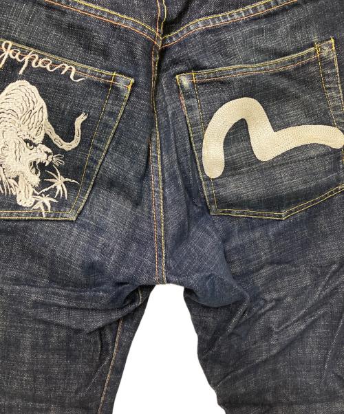 EVISU（エヴィス）EVISU (エヴィス) カモメ・虎刺繍デニムパンツ インディゴ サイズ: W30×L35の古着・服飾アイテム