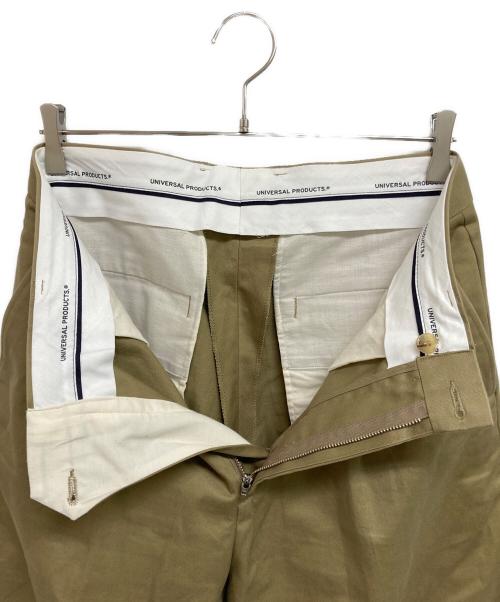 UNIVERSAL PRODUCTS.（ユニバーサルプロダクツ）UNIVERSAL PRODUCTS. (ユニバーサルプロダクツ) ONE TUCK CHINO TROUSERS ベージュ サイズ:2の古着・服飾アイテム