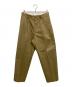 UNIVERSAL PRODUCTS.（ユニバーサルプロダクツ）の古着「ONE TUCK CHINO TROUSERS」｜ベージュ