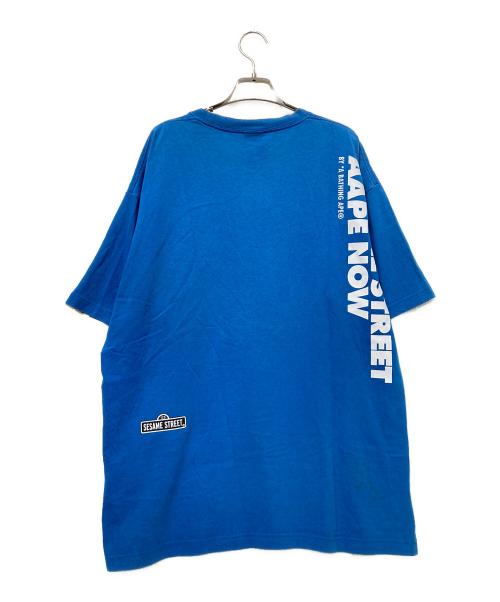 Aape BY A BATHING APE（エーエイプ バイ アベイシングエイプ）Aape BY A BATHING APE (エーエイプ バイ アベイシングエイプ) SESAME STREET (セサミストリート) プリントTシャツ ブルー サイズ:XLの古着・服飾アイテム