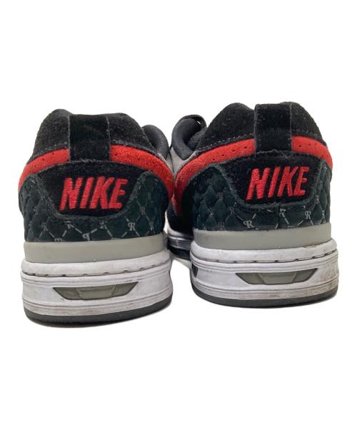 NIKE（ナイキ）NIKE (ナイキ) ローカットスニーカー グレー×ブラック サイズ:27.5㎝の古着・服飾アイテム