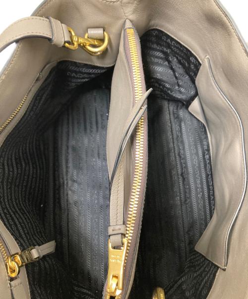 PRADA（プラダ）PRADA (プラダ) BORSA A MANO カーフレザートートバッグ グレージュ サイズ:下記参照の古着・服飾アイテム