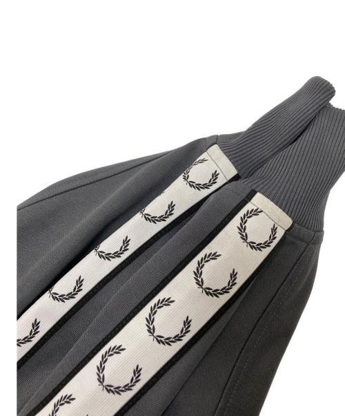 FRED PERRY（フレッドペリー）FRED PERRY (フレッドペリー) トラックジャケット グレー サイズ:XLの古着・服飾アイテム
