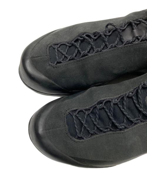 ARC'TERYX（アークテリクス）ARC'TERYX (アークテリクス) ローカットスニーカー ブラック サイズ:26.5㎝の古着・服飾アイテム