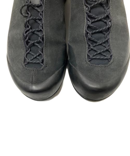 ARC'TERYX（アークテリクス）ARC'TERYX (アークテリクス) ローカットスニーカー ブラック サイズ:26.5㎝の古着・服飾アイテム