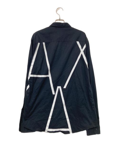 ARMANI EXCHANGE（アルマーニ エクスチェンジ）ARMANI EXCHANGE (アルマーニ エクスチェンジ) ラインデザインシャツ ブラック×ホワイト サイズ:Mの古着・服飾アイテム